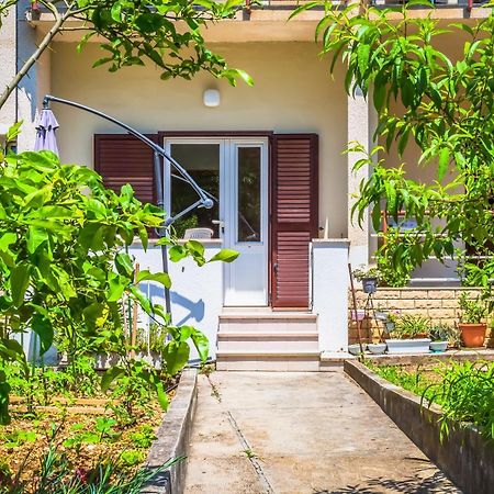 Apartments Agneza Tučepi エクステリア 写真