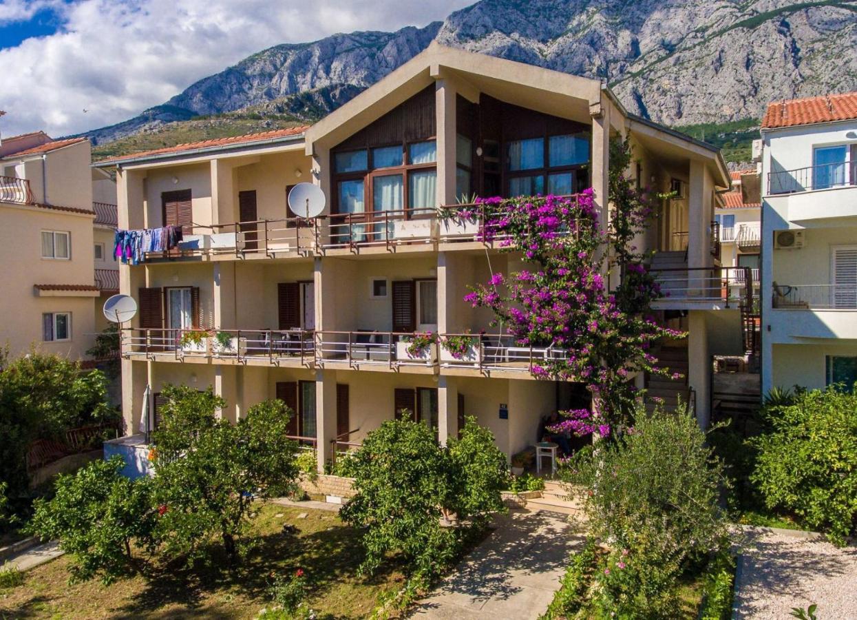 Apartments Agneza Tučepi エクステリア 写真