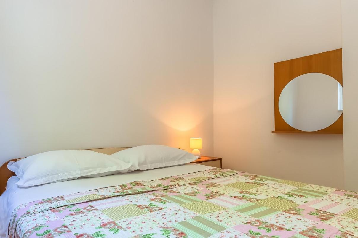 Apartments Agneza Tučepi エクステリア 写真