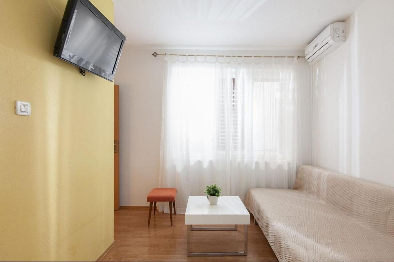 Apartments Agneza Tučepi エクステリア 写真