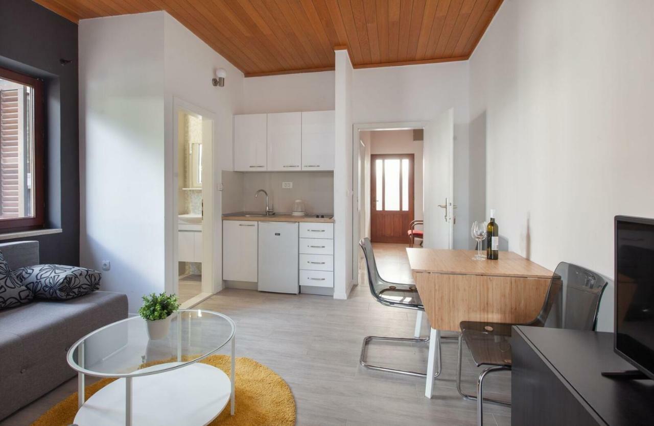 Apartments Agneza Tučepi エクステリア 写真